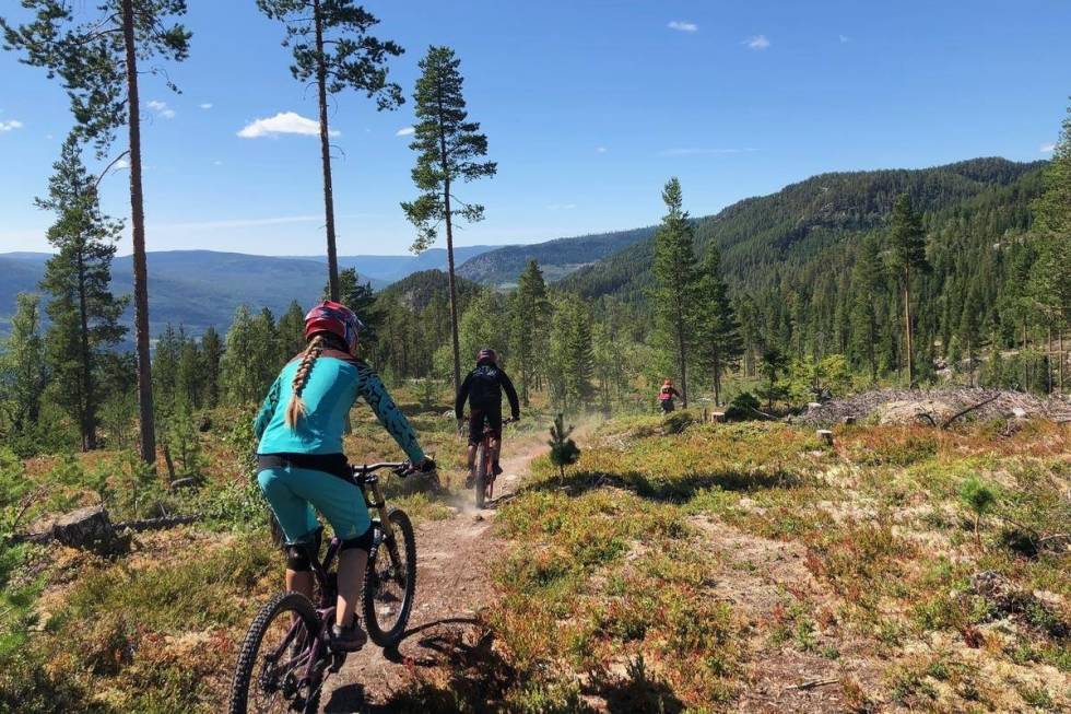 JENTECAMP: Utover sesongen legger Christina Winther opp til egne jentecamper med base på Torpo Gjestegård. Foto: Christina Winther Stisykling Torpo Gjestegård