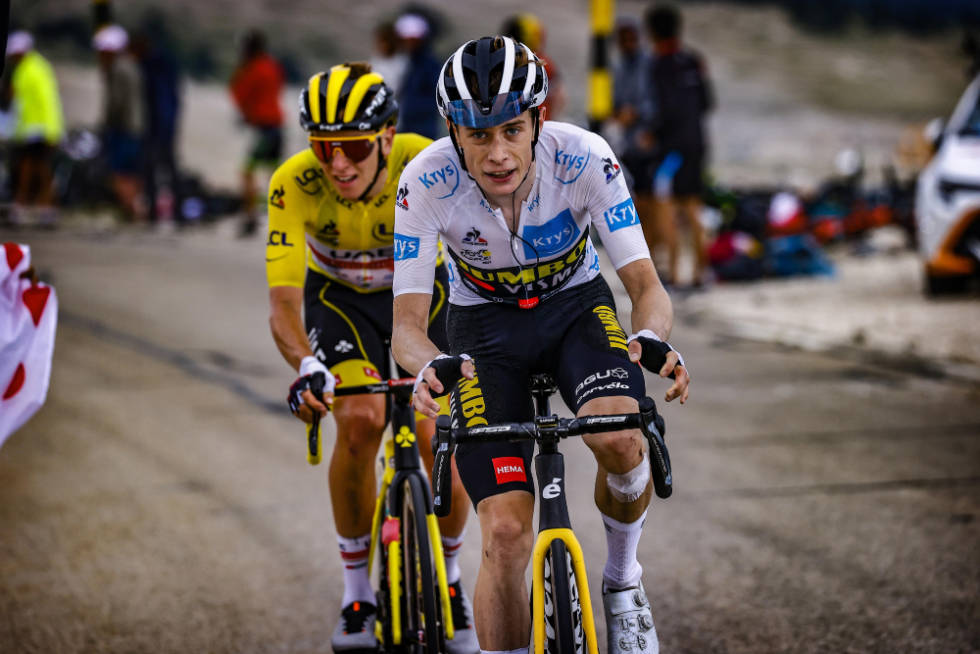 VENTOUX: Vingegaard akselererer og legger press på Pogacar. Foto: Cor Vos tour de france, jonas vingegaard, jumbo-visma(1)