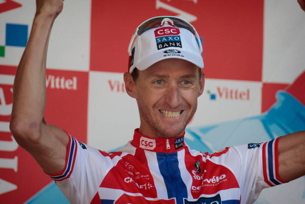 GLEDE: Kurt Asle Arvesen på podiet i Foix. Foto: Cor Vos tour de france, kurt asle arvesen, etappeseier, foix(2)