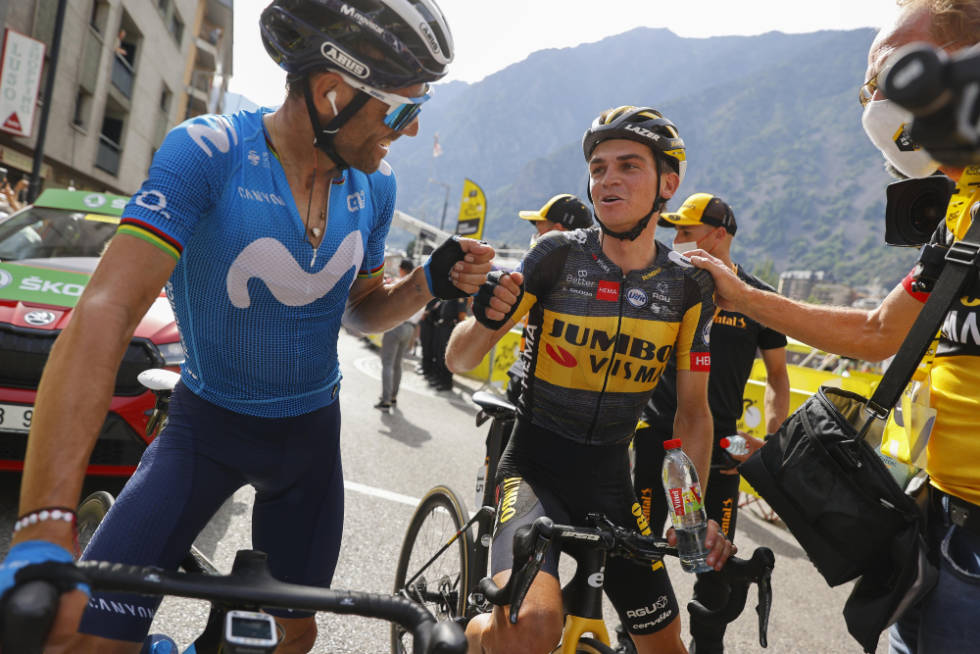GRATULERTE: Feltets eldste rytter, Alejandro Valverde (41 år), ble nummer to på etappen, men smilte og lo sammen med Kuss etter etappen, og gratulerte amerikaneren. Foto: Cor Vos tour de france, sepp kuss, alejandro valverde