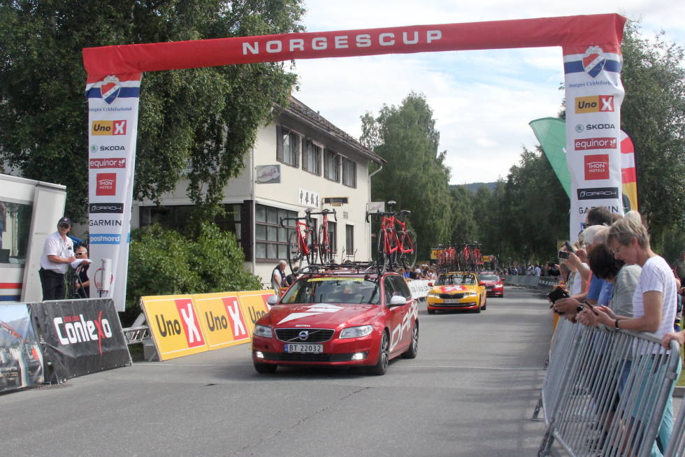 STEMNING: Det var både god stemning og relativt normale rammer rundt Tour te Fjells i år, til tross for koronatiltak. Foto: Ingeborg Scheve Tour te fjells 2020