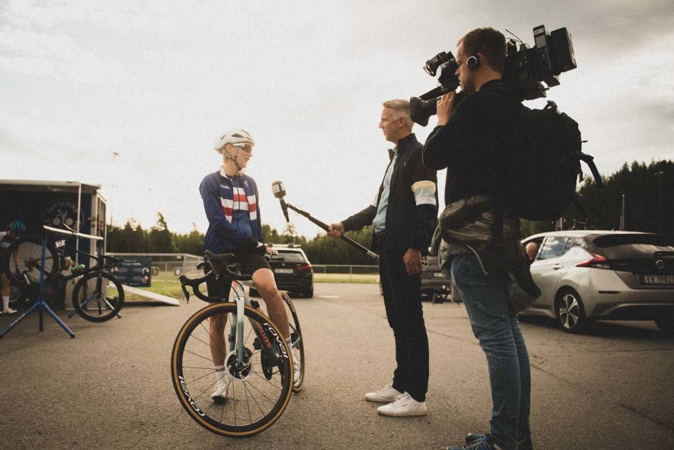 HVA FØLER DU NÅ? Ikke alle utøvere har like god kontroll på kroppen som de vi ser på tv. En wattmåler er et godt hjelpemiddel til å vise faktisk form. trene-med-wattmåler-1-4