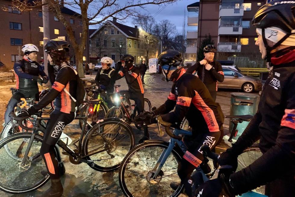 KAMPKLARE: Trønderekspressen gleder seg til å få konkurrere igjen, og fryder seg over at årets lagoppstilling til Trondheim-Oslo ser hardere ut enn på lenge. Foto: B Trønderekspressen 2021