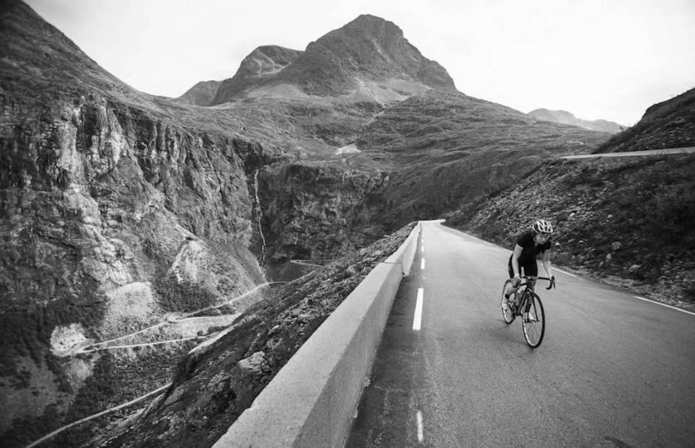 TROLLSTIGEN: Den ikoniske stigningen på Riksveg 63 starter fra Åndalsnes i Romsdalen og er populær blant syklister. Foto: Magnus Roaldset Furset Trollstigen sykkeltur