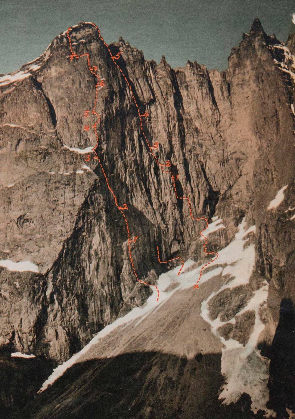 Rutene: Faksimile fra bladet Vi Menn med rutene tegnet inn. Foto: Leif Norman Patterson Trollveggen-Klatring-3