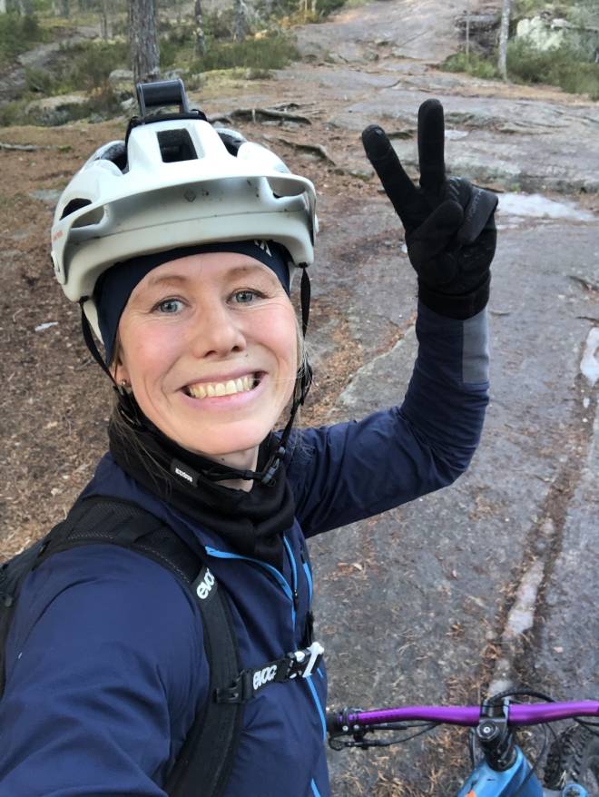 Anette Bastnes har allerede syklet flere turer i Trulsen i Østmarka siden jul. Stisykling Østmarka januar 2002