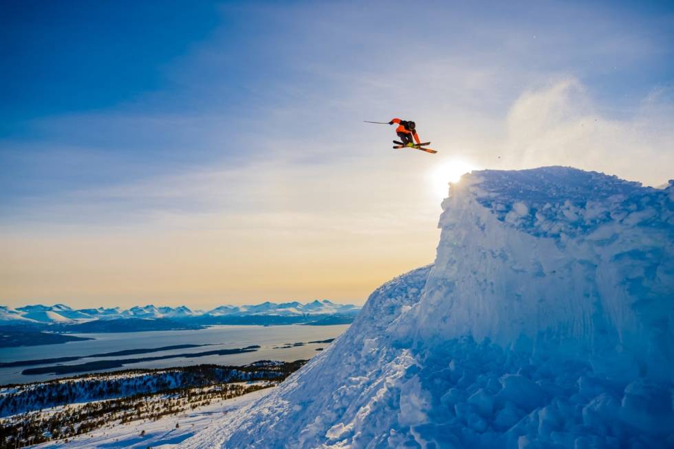 Det har vært satset på park for lokale jibbere i Tusten også. Foto: Christian Nerdrum Molde tusten skiheiser vestlandet årø frikjøring Tuv alpint snowboard fri flyt guide snowboard ski freeride