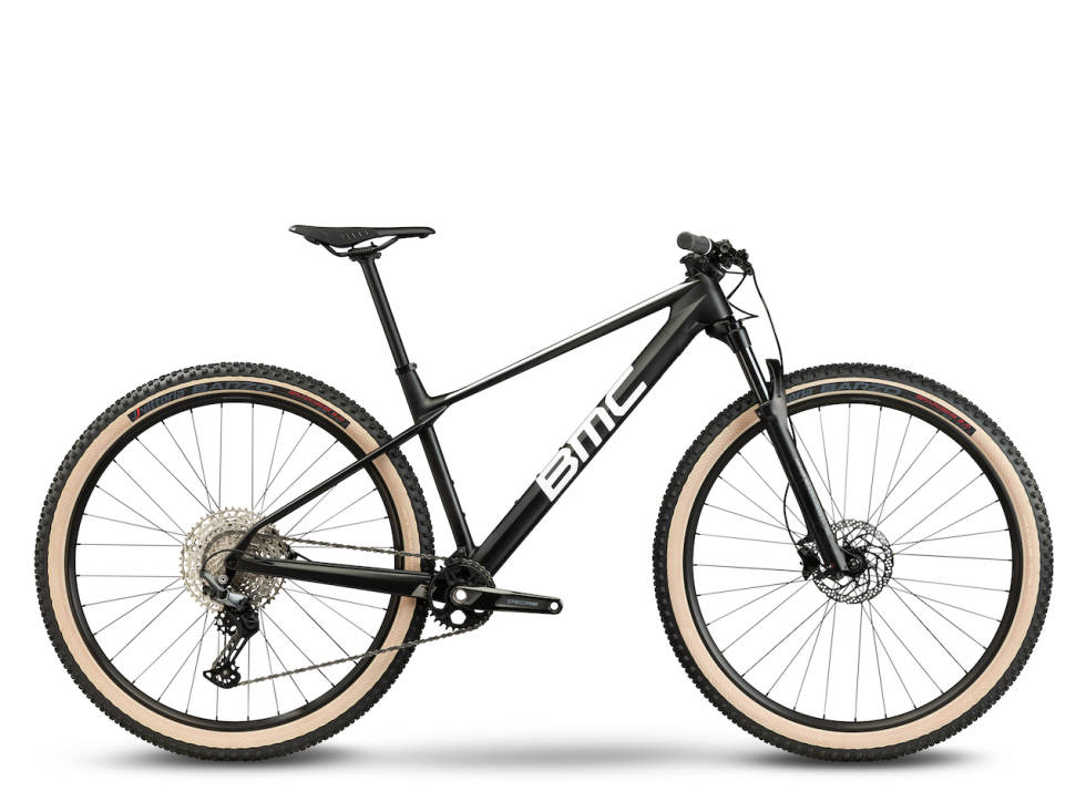 RIMELIGSTE I KARBON: TwoStroke 01 Four er den rimeligste modellen med karbonramme. BMC TwoStroke