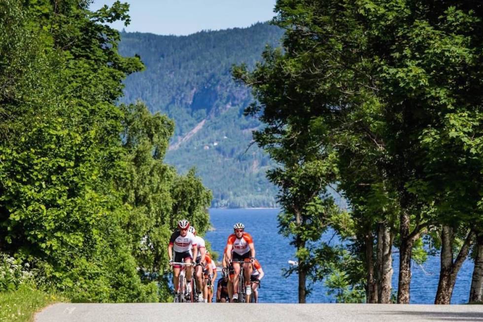 POPULÆRT TURRITT: Tyrifjorden har på kort tid blitt et svært populært turritt. Foto: Frank Solberg. Tyrifjorden rundt