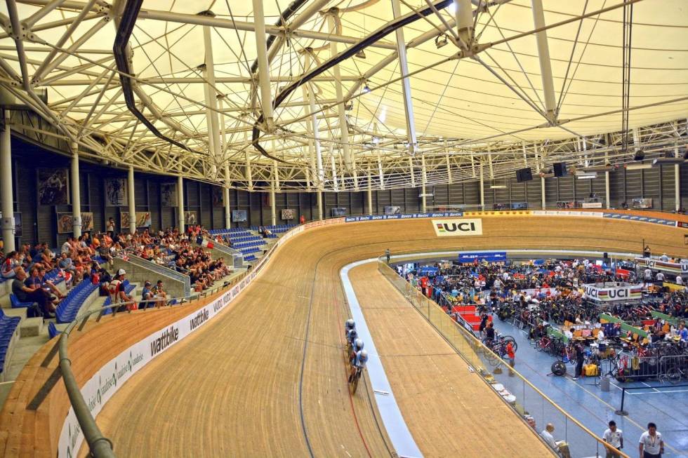 BANESYKLING: På hovedkvarteret i Sveits har de også en fullstørrelse velodrom. Foto: UCI. uci-velodrome