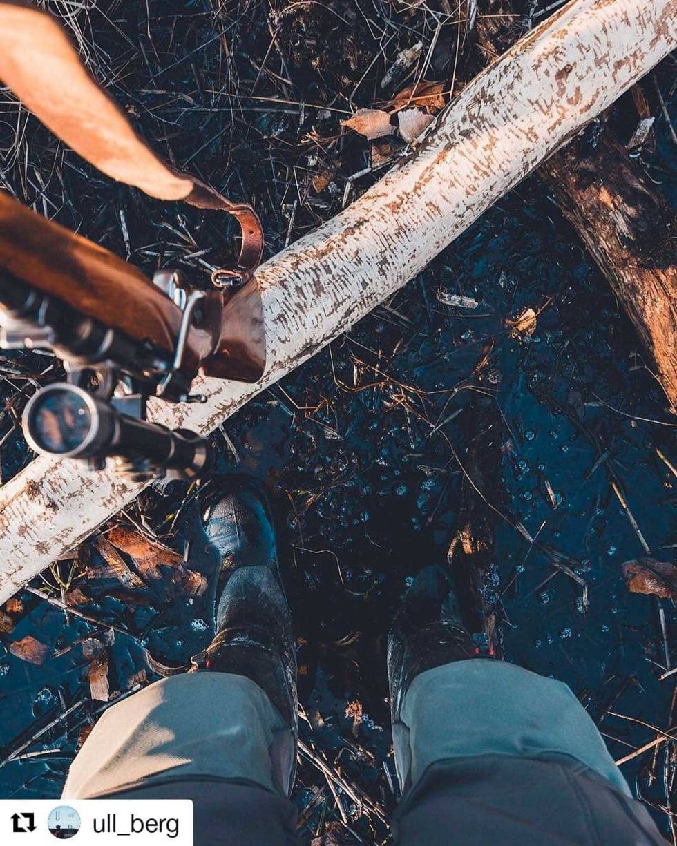 @ull_berg: When you can’t see your feet anymore, that’s when you’re in the thick of it #beaverhunting #bäverjakt #jakt #jagd #chasse #beverjakt Ull_berg-1