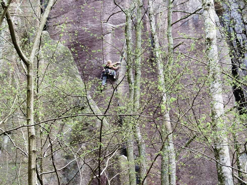EN TID FOR ALT: Den er ikke nå, men den kommer. Her er jeg på Umulius (7+) i Bohuslän, en aprildag for lenge siden. Foto: Cecilie Løken umulius