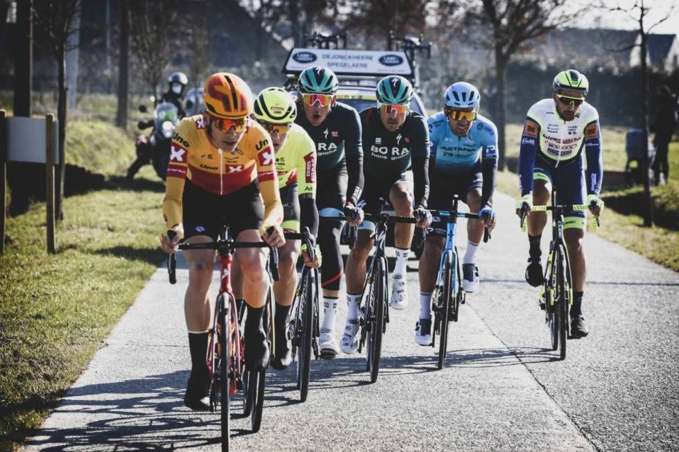 STERK: Jonas Iversby Hvideberg satt i brudd hele dagen i Kuurne-Brussels-Kuurne og var bare et par kilometer fra å spurte om seieren mot Mathieu van der Poel. Foto: Cor Vos uno-x de panne