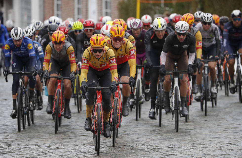 PREGET RITTET: Uno-X var kanskje det mest synlige laget i Nokere Koerse. Foto: Cor Voos uno-x nokere koerse