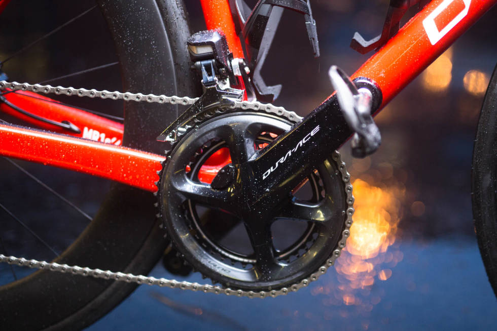 STRØMAVLESNING: Wattmåler fra Dura Ace, med individuell måling på hver side. dura ace wattmåler