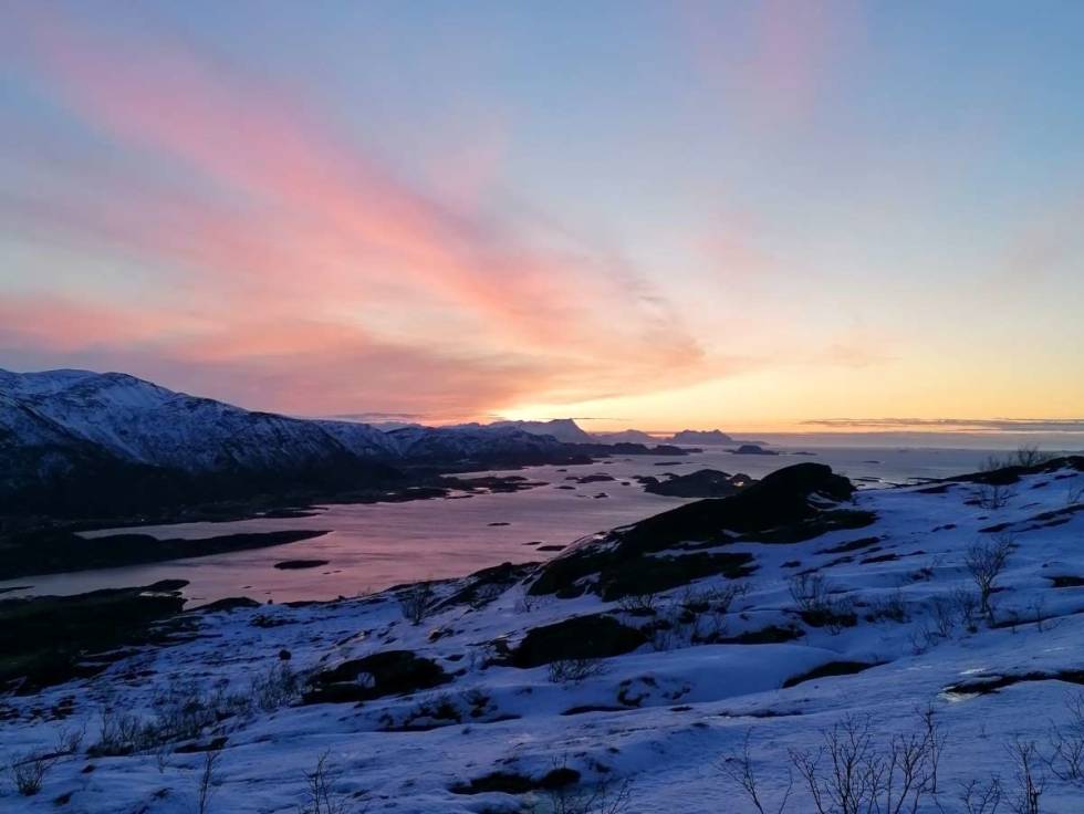 E DU NORD: Natta spis av dagen din, og blir visst aldri mett, synger Kari Bremnes i sin hyllest til Nord-Norge. Foto: Kristian Vindvik VAKKERT I NORD