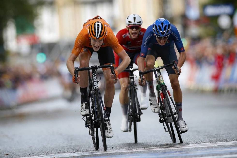 SJETTEPLASS: Her under VM i Yorkshire, tar Vegard Stokke det som er Norges beste plassering på juniorfellesstarten i VM, en sjetteplass. Foto: Cor Vos vegard stokke, vm i yorkshire