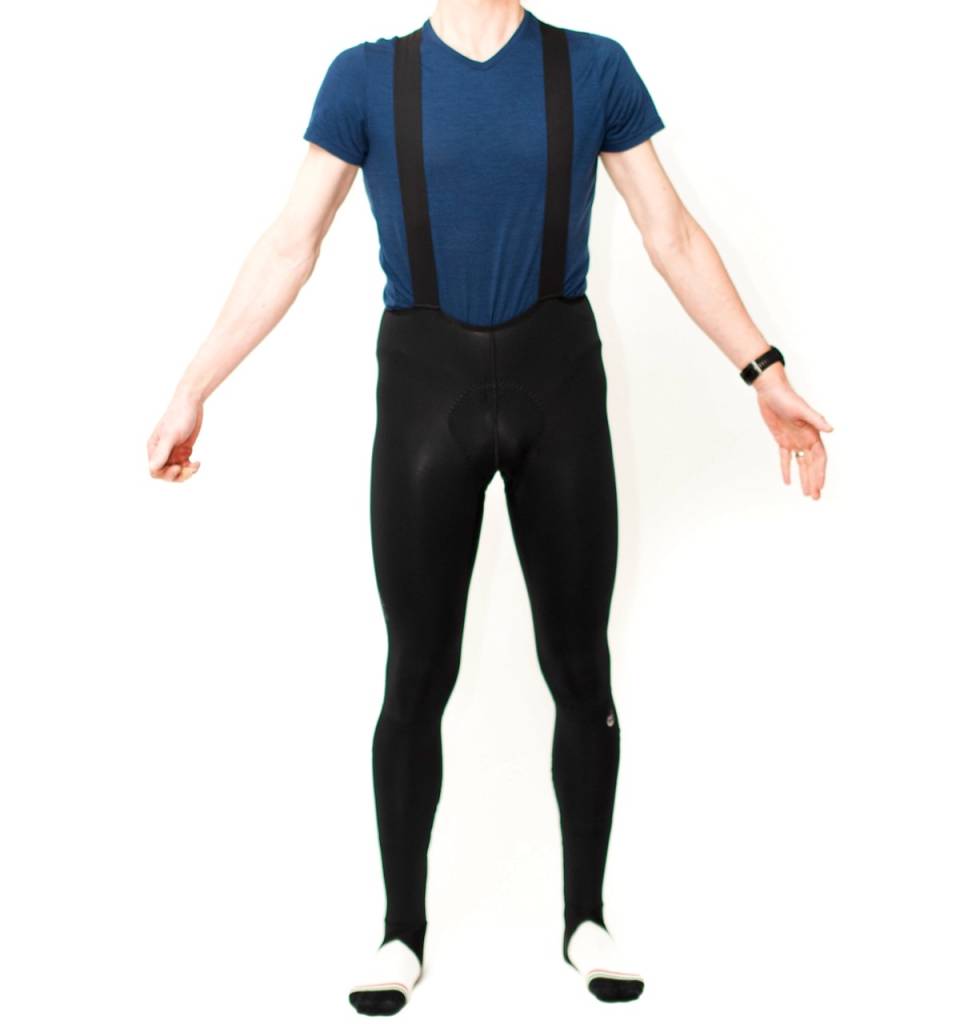 STRAM: Velocio-buksen har en stram og rask passform som føles riktig for ambisiøs sykling. Foto: Henrik Alpers Velocio Zero Bib Tights