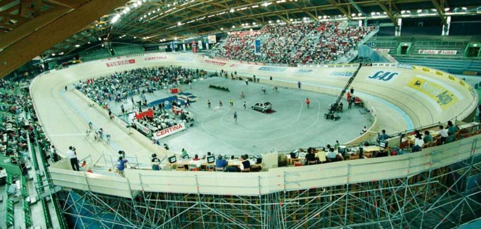 PEISVED: Velodromen fra sykkel-VM i 1993 ble utrolig nok brent opp. Foto: Cor Vos. velodrom-vikingskipet