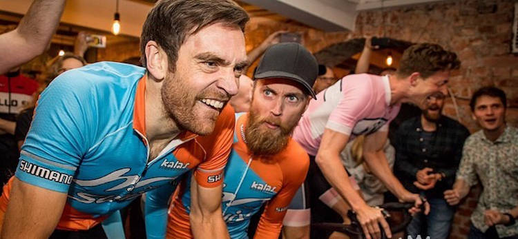 Vidar Mehl (til venstre) og lagkollega Morten Vaeng under Crank it Up-rittet i Oslo tidligere i høst. Foto: Wahoo Vidar Mehl vant Zwift Lamb Chop