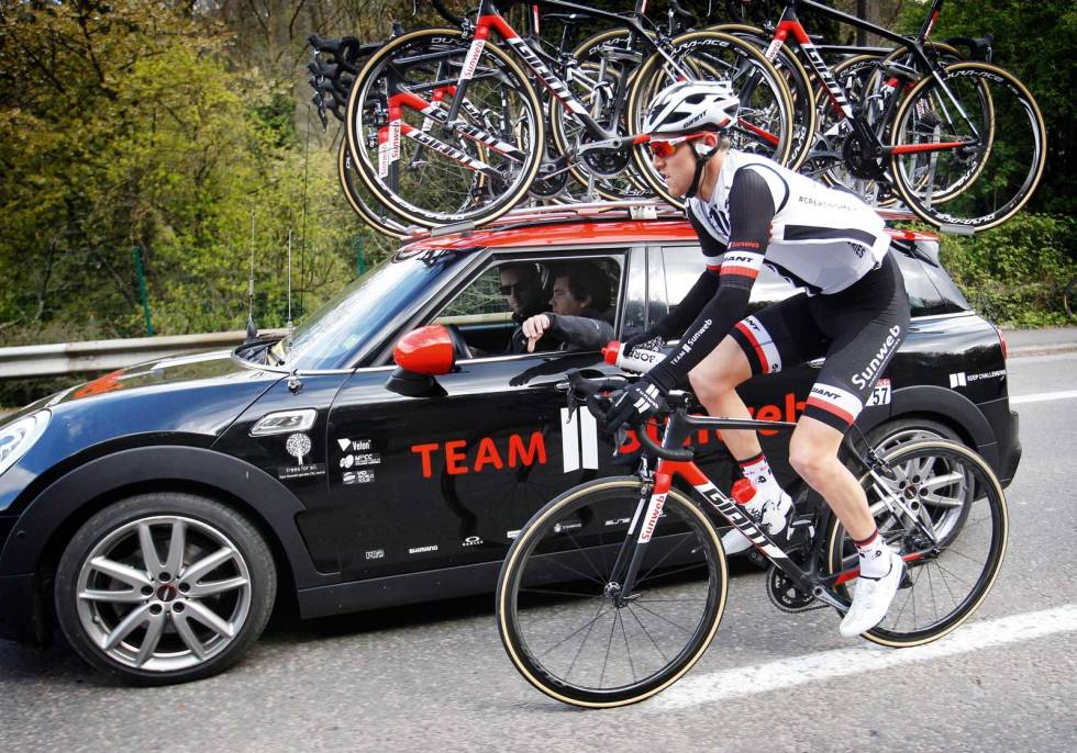 Nedtur: Sindre Lunke var en viktig hjelper da Tom Dumoulin vant Giro d'Italia. Men siden har vi sett så godt som ingen-ting til trønderen. Foto: Cor Vos. Vinner-hjelperytter-6