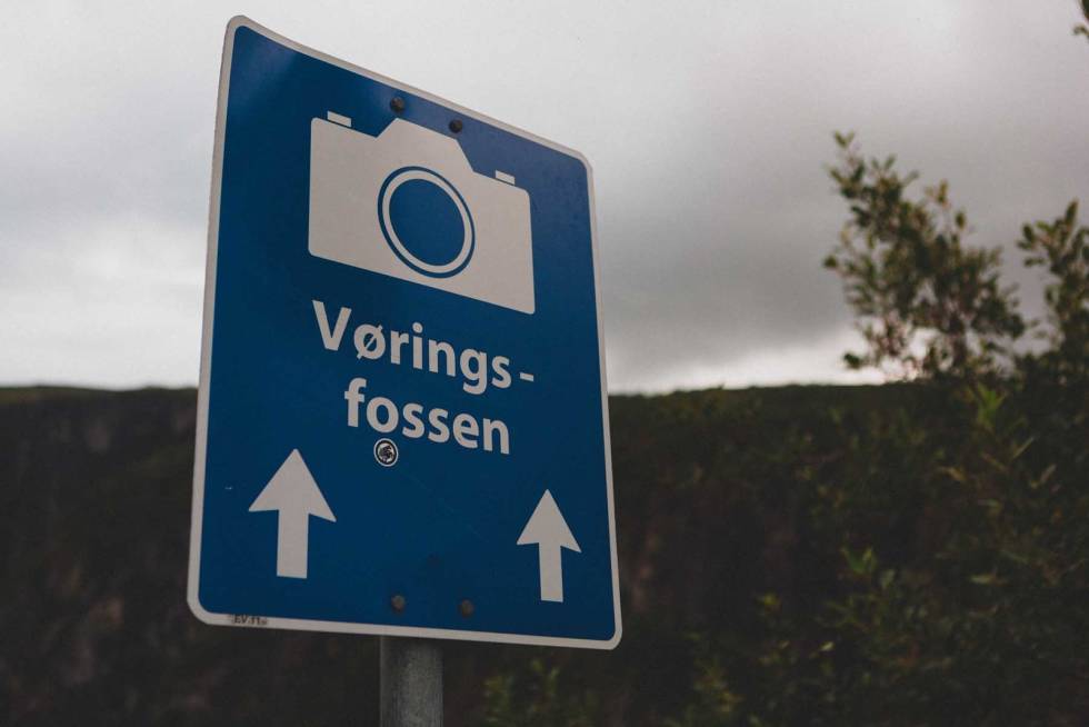 FOTOGEN: Vøringsfossen er et yndet fotosted for langveisfarende turister. Foto: Kristoffer H. Kippernes Vøringsfossen