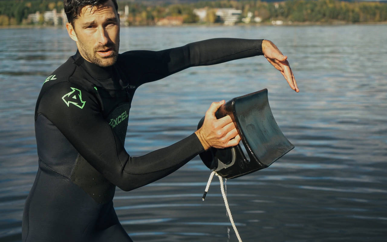 WAKE SHAPER: En såkalt wake shaper til wakesurf gjør bølgene renere og bedre. Bilde: Christian Nerdrum Wake shaper til wakesurf