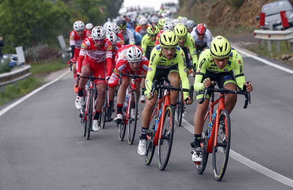 UTEN MÅLING: Vini Zabù - KTM må kjøre Giro d'Italia uten wattmålere. Foto: Cor Vos. wattmåler