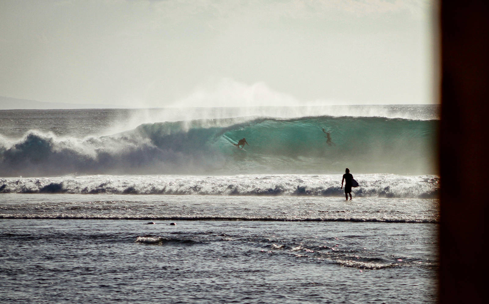 HEAVY BACKSIDE: Bakside eller frontside. Wes Schaftenaar takler begge veier og har et utall tubes fra Indonesia på samvittigheten. Bilde: Aweng Rafli Bakside eller frontside. Wes Schaftenaar takler begge veier og har et utall tubes fra Indonesia på samvittigheten. Bilde: Aweng Rafli