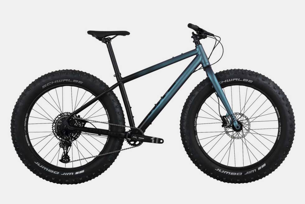 XXL-MODELL: Sportskjeden XXL har to fatbikes i sortimentet vinteren 2021. Foto: White xxl fatbike white
