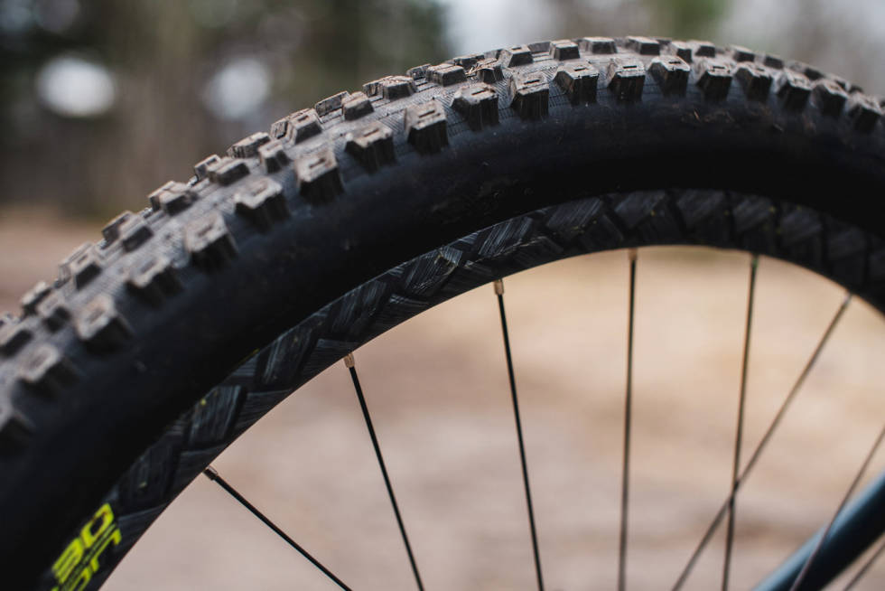 SPREKK: Vi var uheldige og fikk en sprekk i bakhjulet. Vi kunne sykle videre uten tap av luft og Whyte har full felggaranti Whyte-Terrengsykkel-sykkeltest-Enduro-2020-3