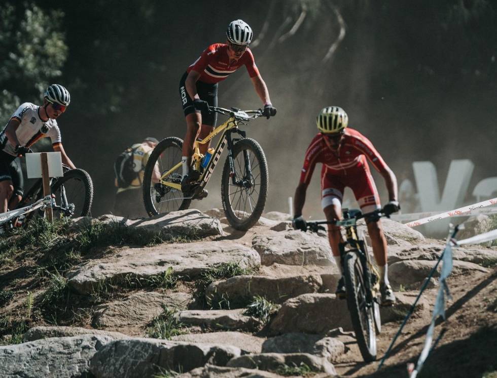 STERK DEBUTANT: William Høines Larsen ble nummer 15 i junior VM i rundbane. Det var hans første VM. Foto: Leo Solland i rundbane. Det var hans første VM. Foto: Leo Solland