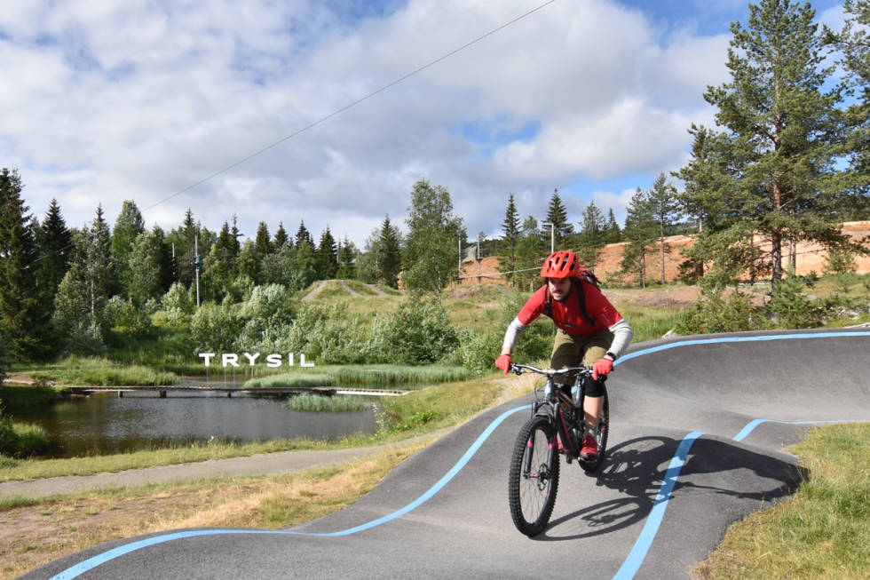 Fint utsmykket pumptrack og sykkelpark i Gullia i Trysil. Foto: Aleksander Wassum pumptrack gullia trysil bike arena
