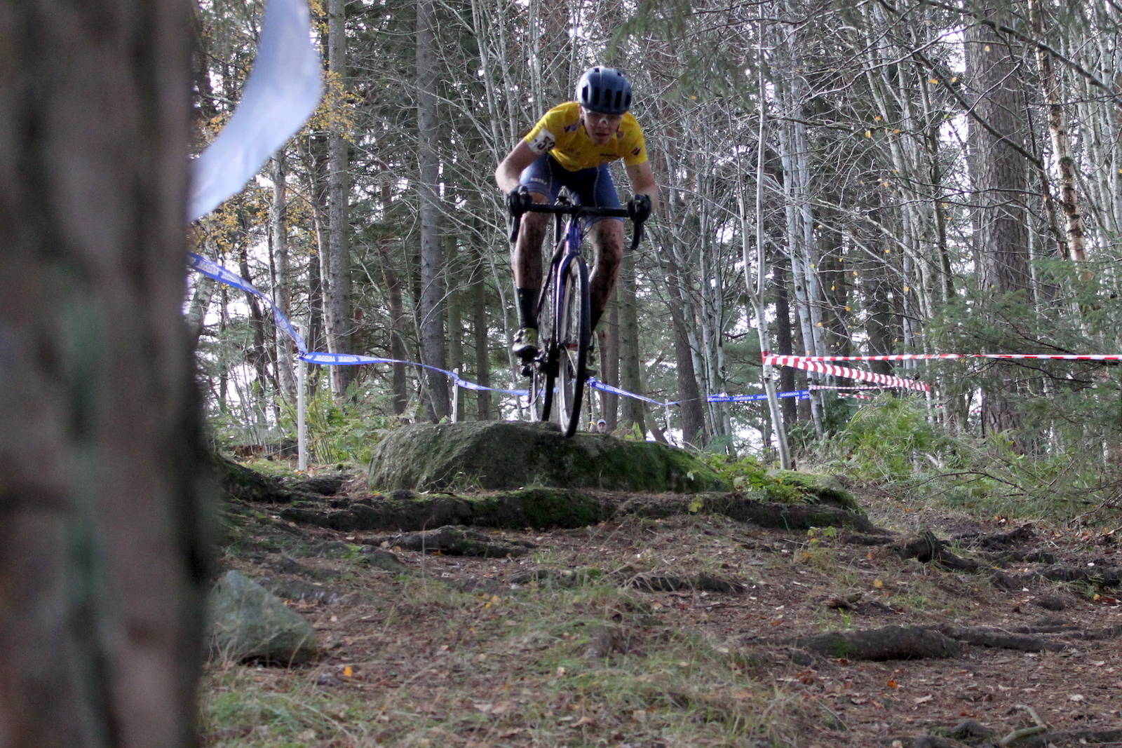 SEIER: Etter hvert fikk William Høines Larsen en god luke på resten av feltet og vant søndagens ritt med god margin. Foto: Ole-Tommy Andersen/NCF Norgescup kross 2019 Sandnes