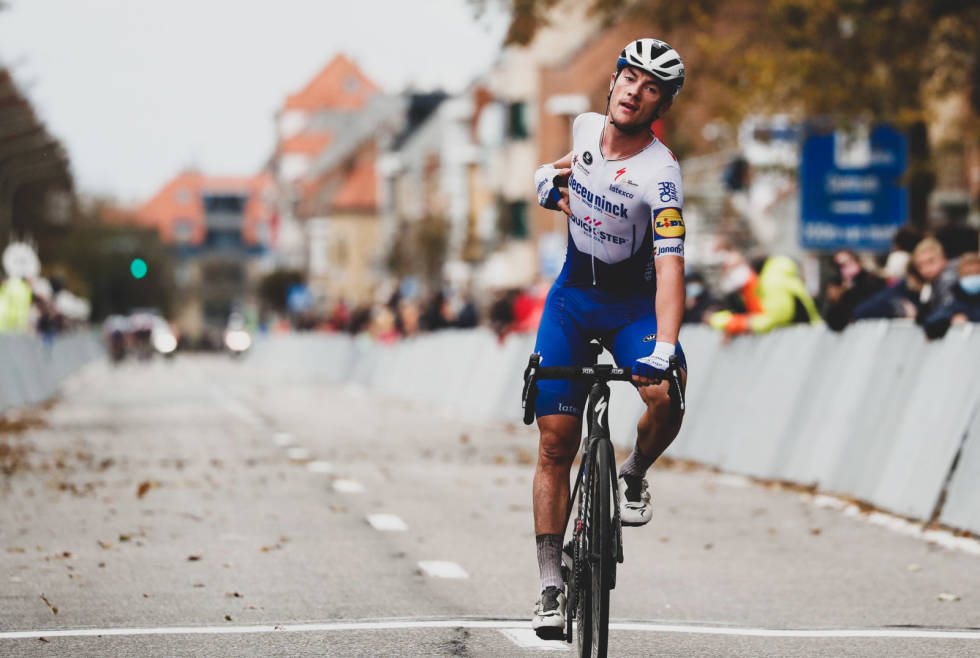 DOMINERTE: Yves Lampaert var en av fire Quickstepryttere i et brudd på syv. Han måtte like fullt grave dypt for seieren. Foto: Cor Vos. Yves-Lampaert-4