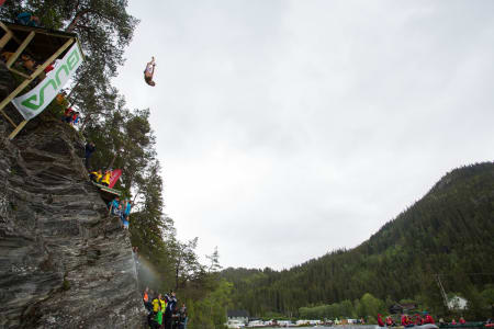 VELKOMMEN TIL VEKO: 26. juni til 3. juli er Voss snudd på hodet. Det er Ekstremsportveko og du veit du er der når noen av disse tingene skjer. Foto: Tore Meirik